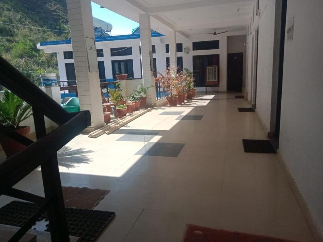 Vamoose Srishty Choice Apartment Rudraprayag Bagian luar foto